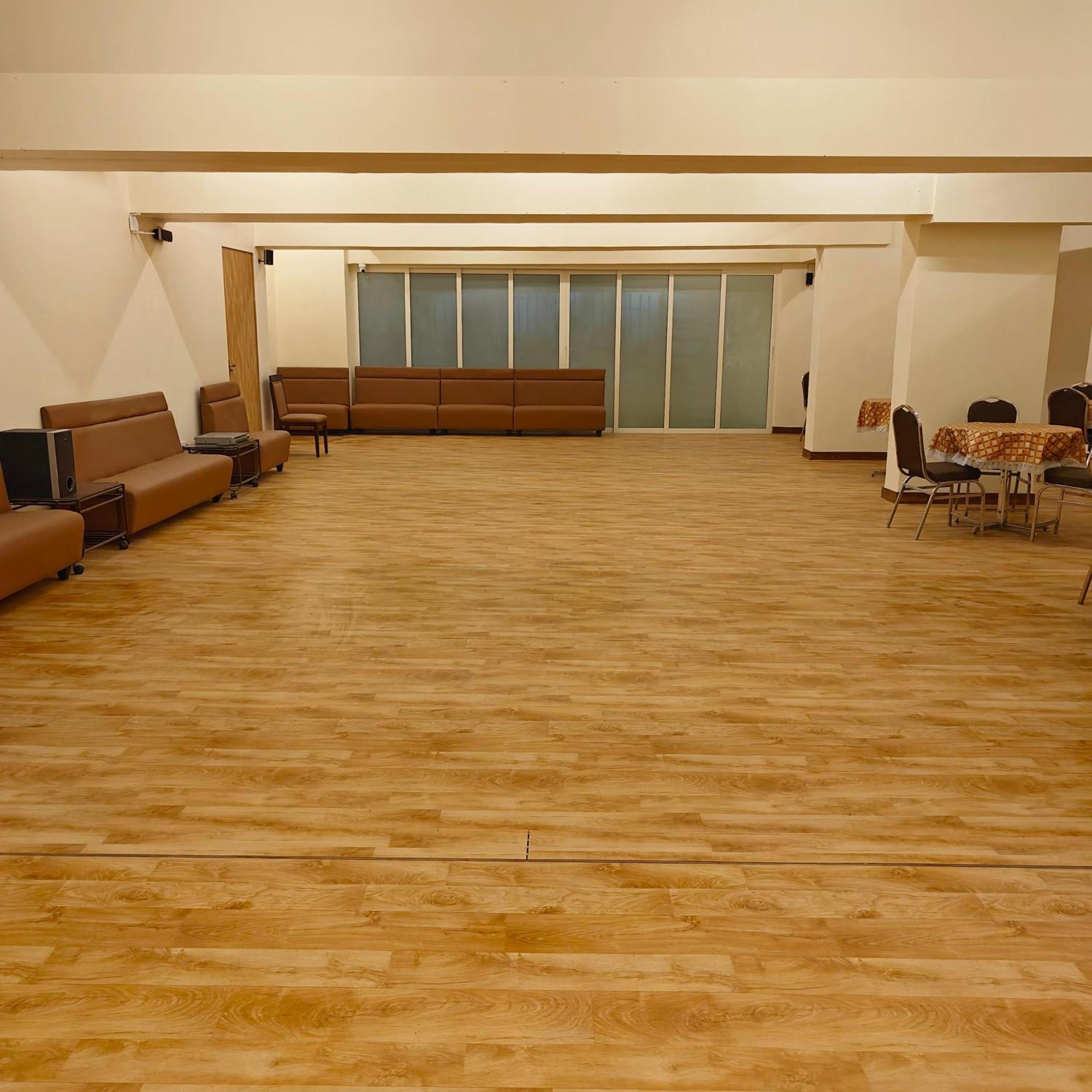 Tuliip Residency Hotel Mumbai Exterior photo