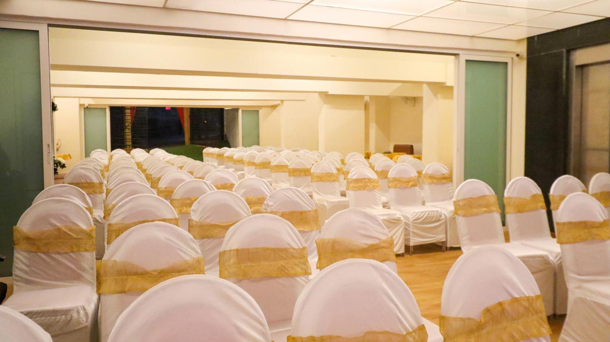 Tuliip Residency Hotel Mumbai Exterior photo