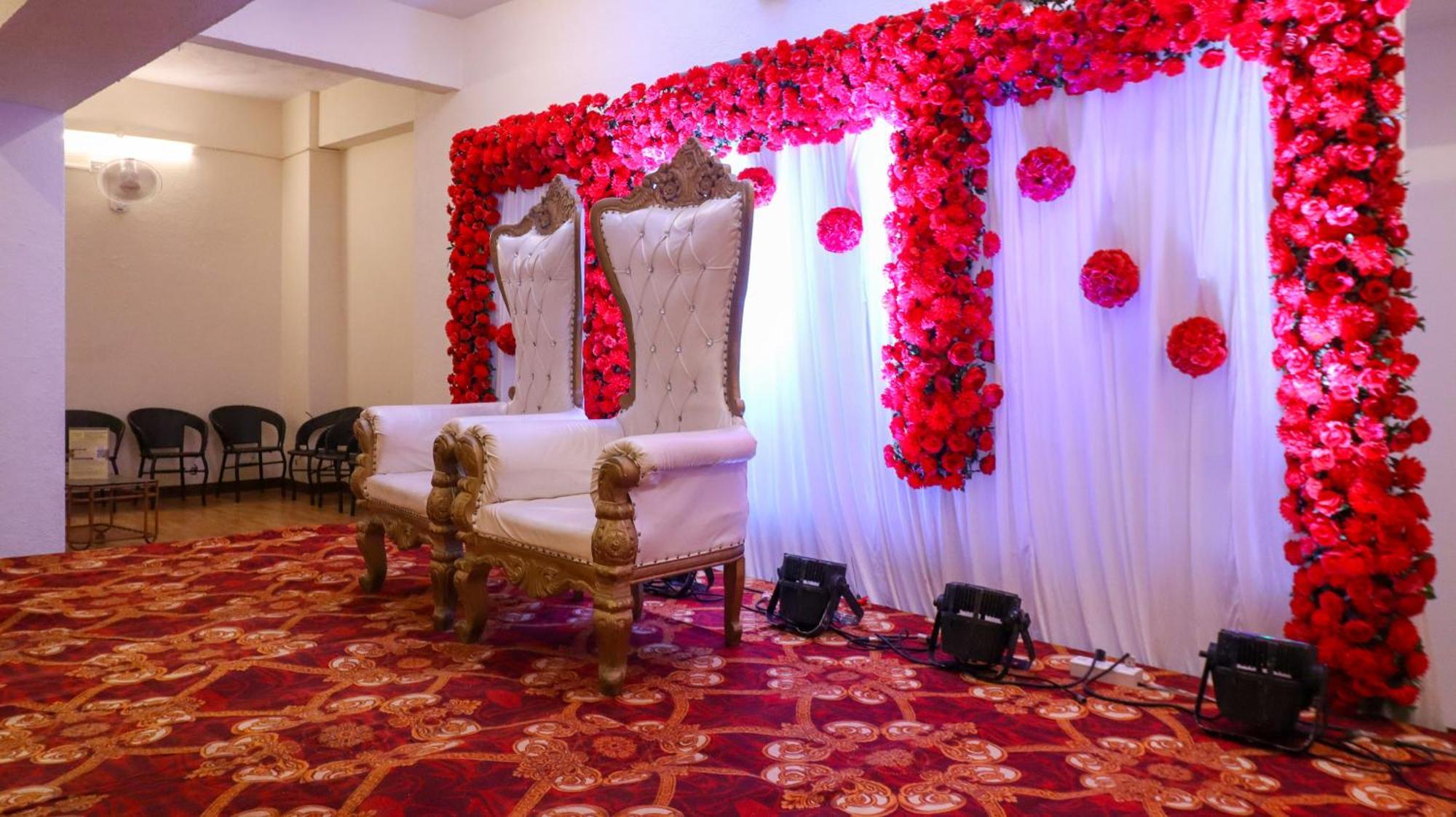 Tuliip Residency Hotel Mumbai Exterior photo
