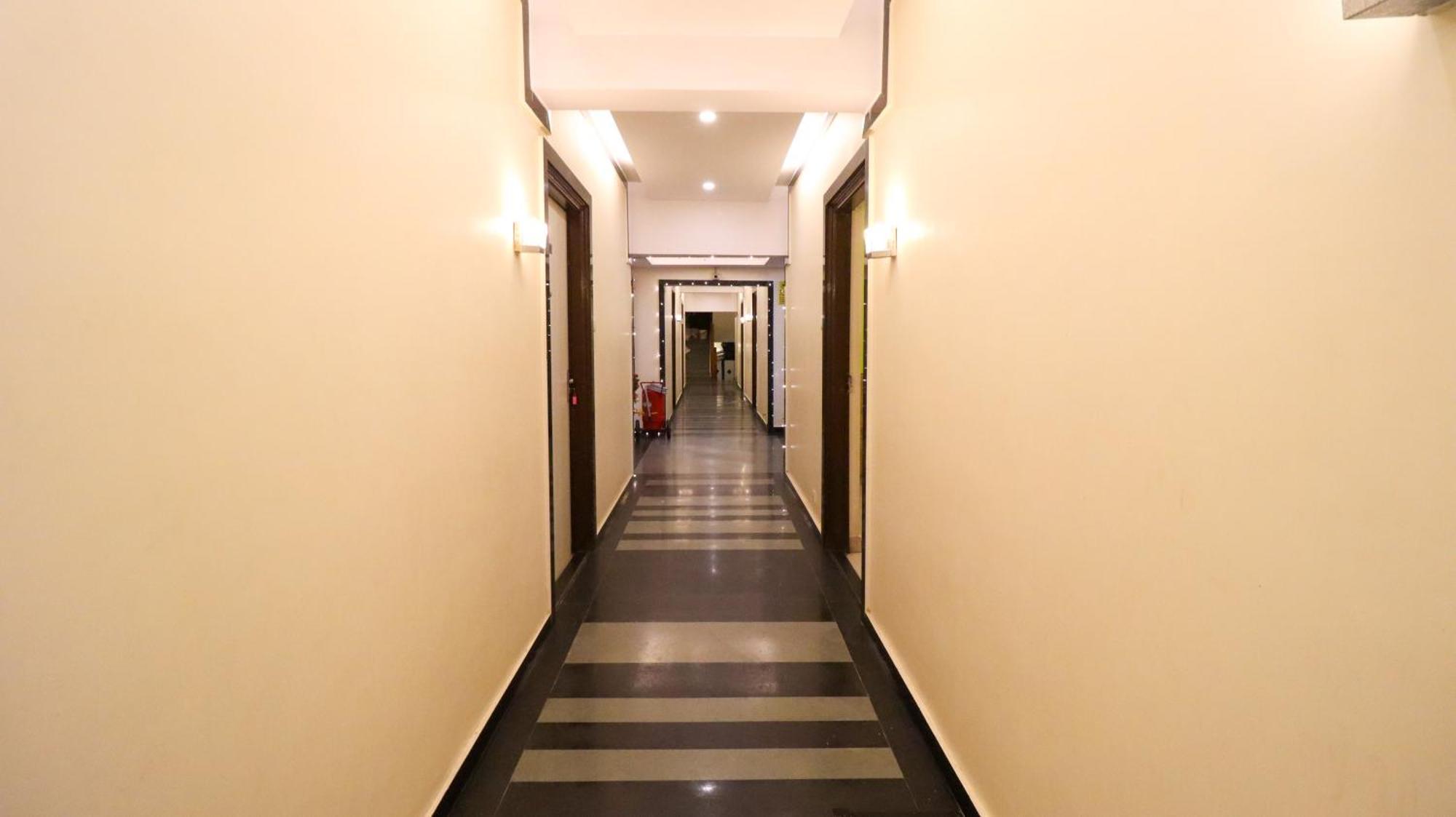 Tuliip Residency Hotel Mumbai Exterior photo